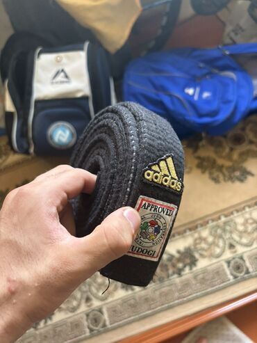 Samokatlar: Original gold adidas qara kemer
