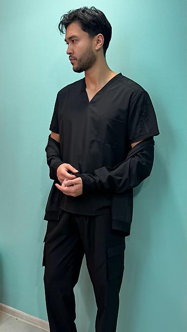 Медициналык кийим: Мужской медицинский комплект (scrubs) . Состав набора: - Верх — 9