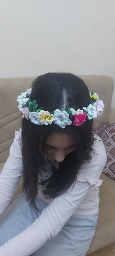 Saç aksesuarları: Celengler her biri 10 azn — 9