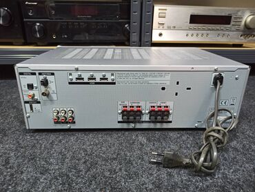 Pojačala i prijemnici: Sony STR-KG 700 Specifications Tuning range: FM, MW Power output — 4