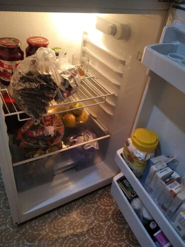 продаём холодильник: Холодильник Б/у, Двухкамерный