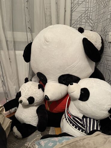 oyuncaq avtomat: Ortadaki en boyuk Panda satilir