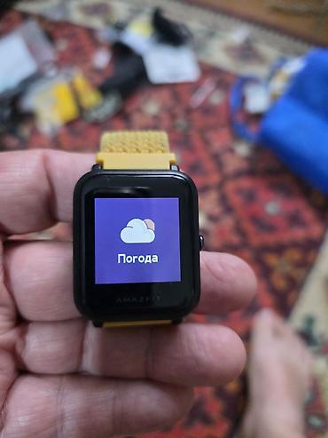 Amazfit: Amazfit Bip (модель A1608) — умные часы с квадратным дисплеем и жёлтым — 9