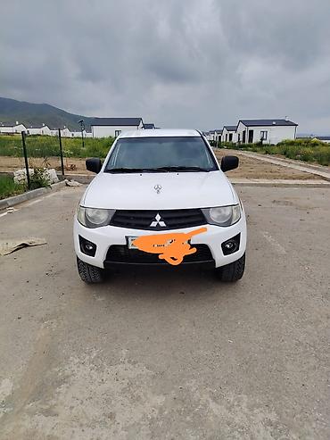 pickup l200: Mitsubishi L200: 2.5 l | 2013 il 390000 km Pikap — 1