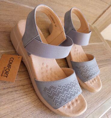 opposite niš: Sandals, Opposite, 37