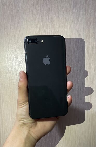 телефон исфана: IPhone 8 Plus, Б/у, 64 ГБ, Black Titanium, Чехол, 80 %