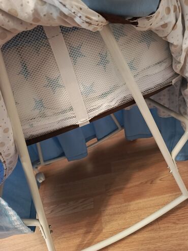 Beşiklər: Oğlan və qız üçün, Yumru, Beşik, Dəst ilə, Matras ilə, Yellənmə mexanizmsiz — 9