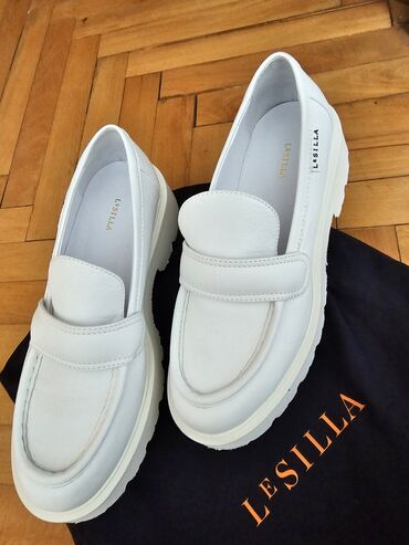 beli muski sako: Original kozne nove muske cipele, velicina 38.5. Cipele su izuzetno