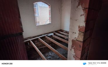 Həyət evləri və villaların satışı: Satılır: yarımçıq tikili həyət evi - Divarlar: keramzit/kərpic — 7