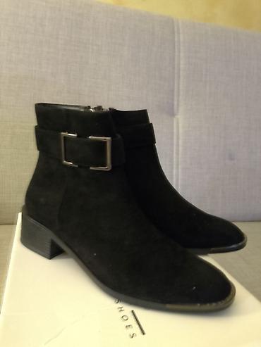 uggs beograd: Cipele,crne,sa dekorativnom snalom.Sasvim nove,velicina 39.Kopcanje — 3