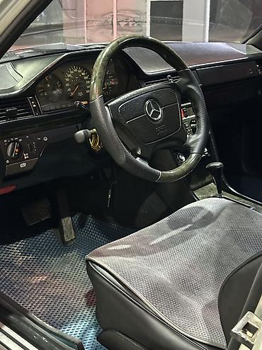 Mercedes-Benz: Mercedes-Benz E-Class: 1993 г., 3.2 л, Автомат, Бензин, Седан — 11