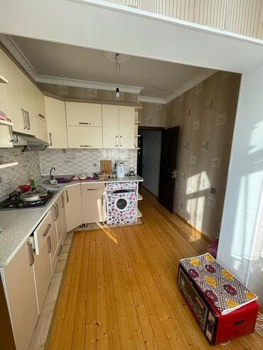 Uzunmüddətli kirayə mənzillər: Evde 4-telebe qiz var ve 1-telebe qiza etyac var elani etrafli oxuyub — 4