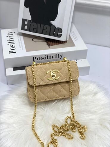 qadin lifcikleri: Çiyin çantası, Chanel
