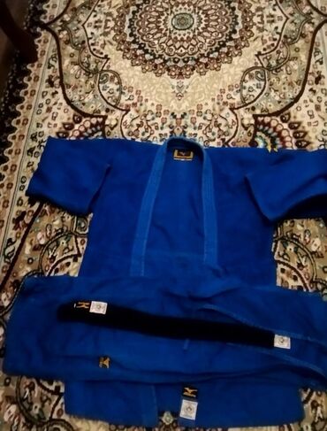 İdman formaları: Orginal mizuno 110manata alinib Alinannan beri 3 defe geynilib Cirig