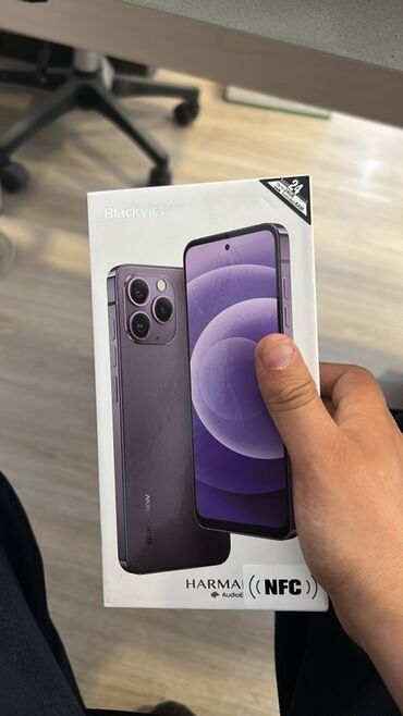 Digər mobil telefonlar: Blackview smartfon, 24 GB RAM-a malikdir. Telefonun arxa paneli üçlü