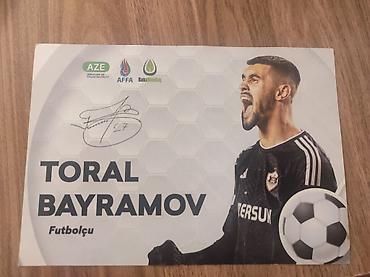 səs kartları: Məhsul: Imzalı futbolçu kartı/posteri Təsvir: - Üzərində “Toral — 1