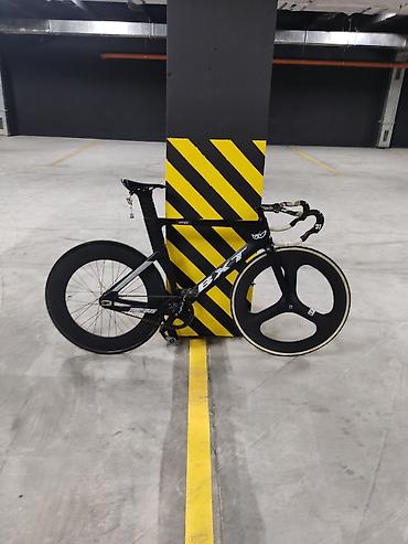 Городские велосипеды: BXT Без дербана Компоненты: Вилсет: передний карбон лопасть, задний — 1