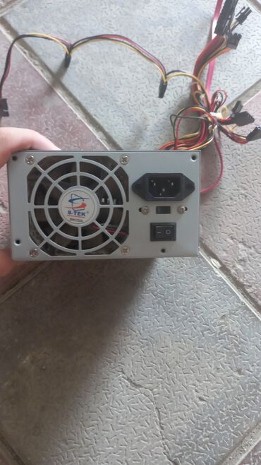Digər ehtiyat hissələri: S-TEK ST-772000 kompüter üçün power supply Texniki xüsusiyyətlər: -