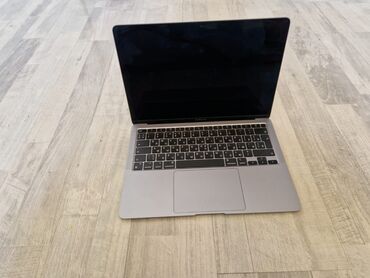 apple notebook: Apple M1, 8 GB