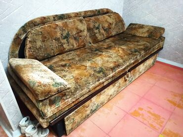 двухярусный кровать бишкек в Кыргызстан | КРОВАТИ: Продаю диван-тахта 3000тыс,письменный стол 1500,двухярусная кровать