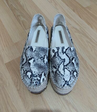 reserved espadrile: Espadrile, Bershka, 36