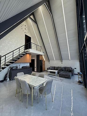 Günlük kirayə evlər: A-Frame tipli müasir bağ evi – hovuzlu - Memarlıq: Üçbucaq formalı — 6