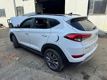 светоотражатели: Бампер Hyundai, Б/у, Оригинал — 2