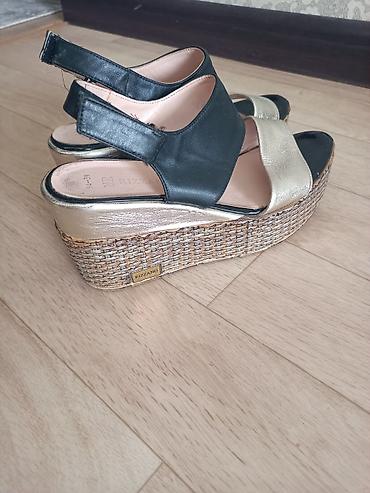 Босоножки, сандалии, шлепанцы: Туфли и босоножки, размер 39. 1) Ярко‑розовые туфли-лодочки на — 8