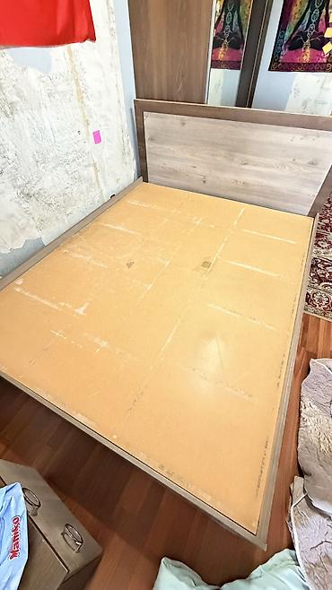 Продам двуспальную кровать 200/170, отличного качества, с двумя