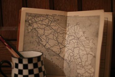 Knjige i stripovi: Prirucnik Za Vozace 1974: na prodaju priručnik za vozače ----MAE-- iz — 9