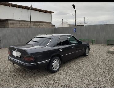 w201 190: Mercedes-Benz W124: 1990 г., 2.3 л, Механика, Бензин, Седан