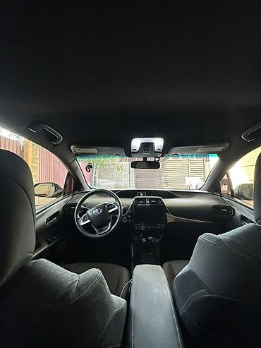 Продажа авто: Toyota Prius: 2016 г., 1.8 л, Гибрид, Хэтчбэк — 6