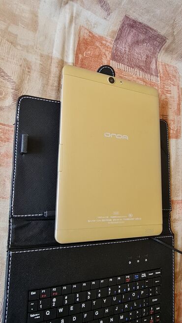 Tableti: Tablet sa futrolom i žičanom tastaturom - Android tablet dijagonale — 17