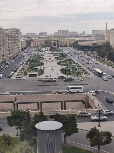 Uzunmüddətli kirayə mənzillər: Gənclik metrosuna 5 dəq məsafədə.Genclik mallin sirasinda . idman — 4