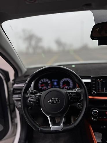 Kia: Kia Stonic: 2019 г., Кроссовер — 10