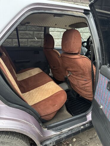 Mazda: Mazda 323: 1993 г., 1.6 л, Механика, Бензин, Седан — 11