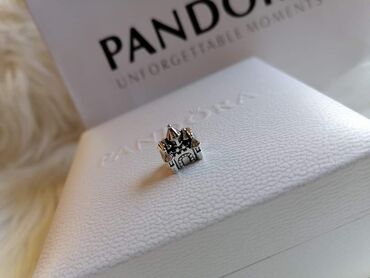 Privesci za nakit: Pandora privesci
1200 komad
Saljemo postexpresom na lalafo.rs — 6 Privesci za nakit: Pandora privesci
1200 komad
Saljemo postexpresom — 6