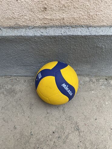 Мячи: Очень Срочно Продаю Валейбольный Мяч.Mikasa Tailand Оригинал,Шишки не