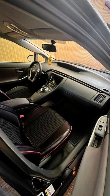 Toyota: Toyota Prius: 2011 г., 1.8 л, Автомат, Бензин, Хэтчбэк — 10