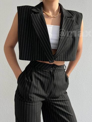 Kompleti: New,,In love with you’’SuitVelicine:S M L Dostupni Svi dezeni sa — 9