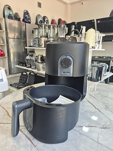 Hava fritözü (air fryer), kompakt və praktik dizayn. Xüsusiyyətlər: -