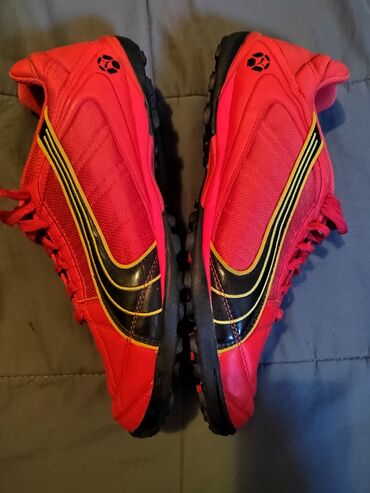 kopačke broj 32: Football boots, Puma, size - 44.5