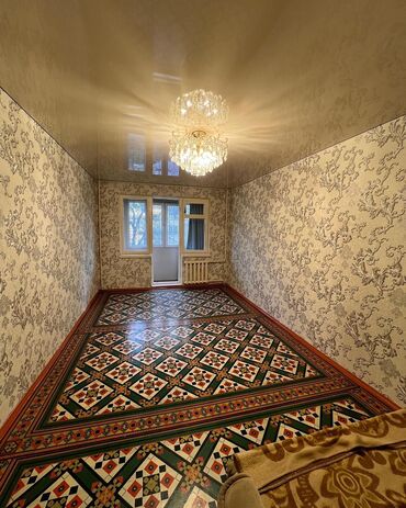 2 комнатные квартиры в бишкеке продажа: 2 комнаты, 43 м², 104 серия, 2 этаж, Старый ремонт