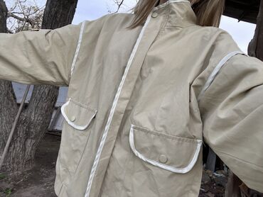 Сырт кийим: Шамалдан коргоочу жеңил куртка, Күз-жаз, XL (EU 42)