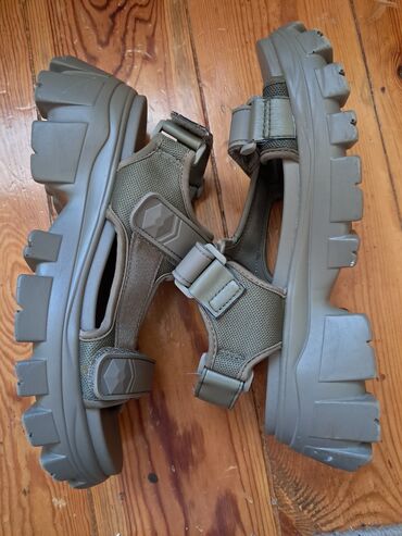 narkotik etir qiymeti: Stradivarius, Ölçü: 38, rəng - Yaşıl, Yeni