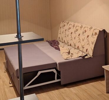 перчатки зимние: Срочно, в связи с переездом, продается почти новый диван 3 местный
