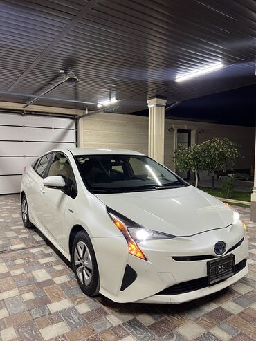 Toyota: Toyota Prius: 2018 г., 1.8 л, Вариатор, Гибрид, Хэтчбэк