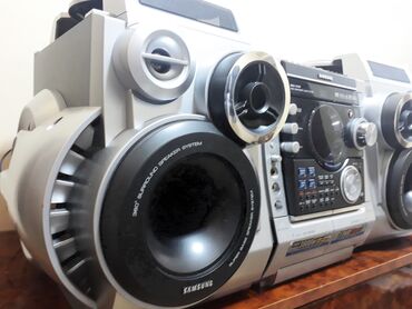 Musiqi mərkəzləri: 3800 w Güclü Səs + Bass
 2 Basovik + 2 Səs Kalonkaları — 7