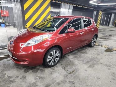 лиф: Nissan Leaf: 2013 г., Электромобиль