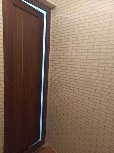 Uzunmüddətli kirayə mənzillər: Razində tolkuckaya yaxin 5 mertebeli binanın 4-cu mərtəbəsində — 8